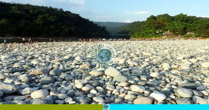 জাফলংয়ে পাথর লুট