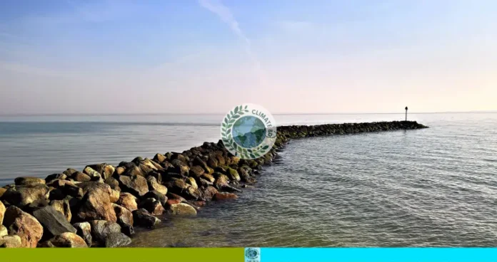কুতুবদিয়ার বেড়িবাঁধ সংকট